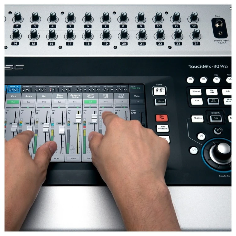 qsc-touchmix-30-pro-mikser-cyfrowy