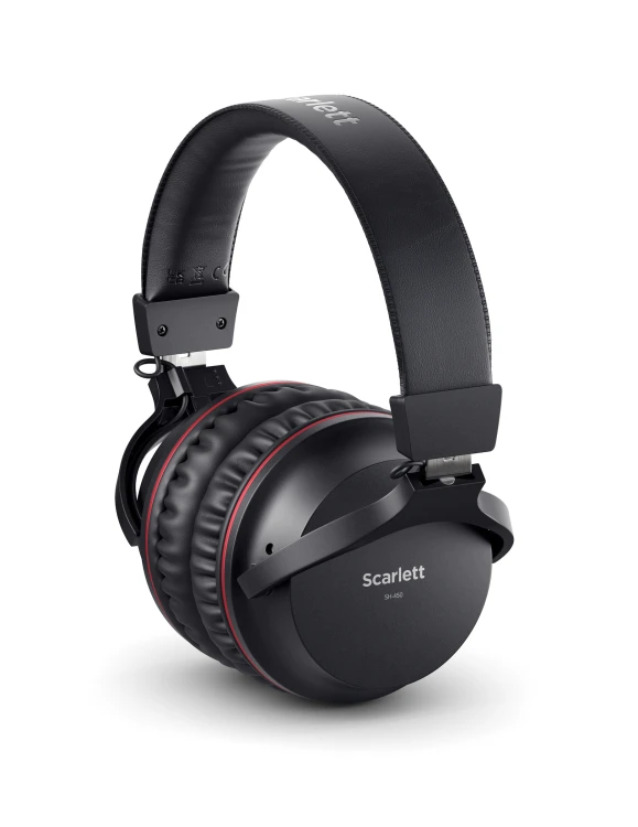 focusrite-scarlett-2i2-studio-4th-gen